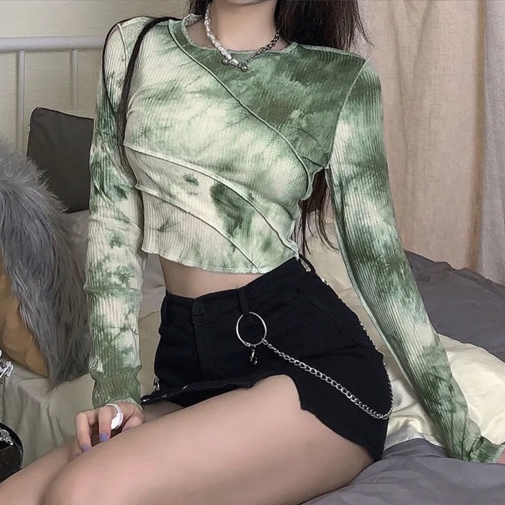 Ribbed long sleeve crop top
